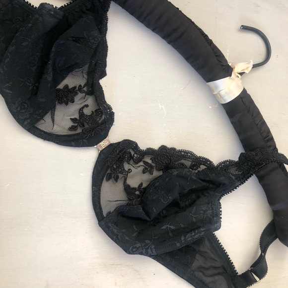 Ralph Lauren… black lace bra 34C - Picture 10 of 13